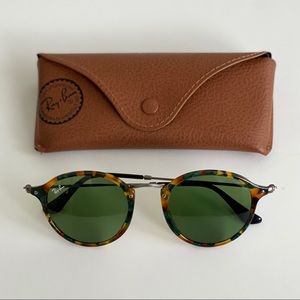 Round Ray-Ban , tortoise & green frame, with case